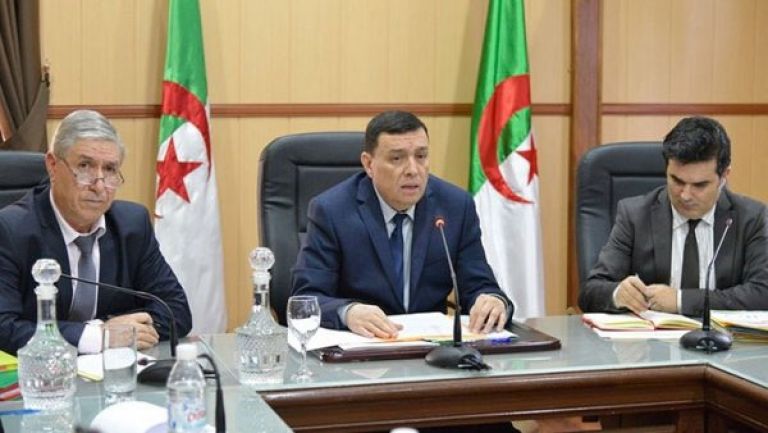 إعادة تنظيم السنة الدراسية مجرد إشاعة