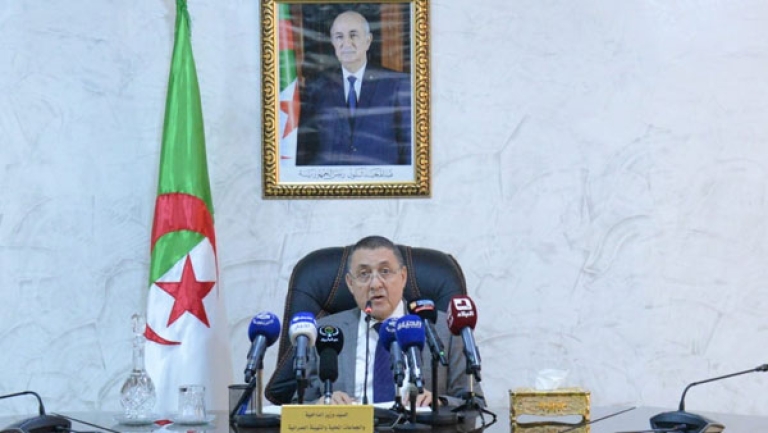 رئيس الجمهورية قطع عهدا على نفسه بالوقوف مع المواطن
