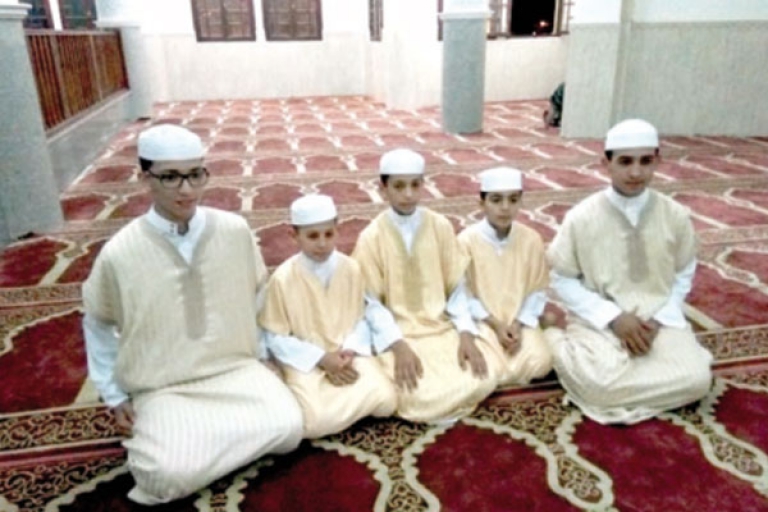 "تاج الوقار" منبر حفظة القرآن