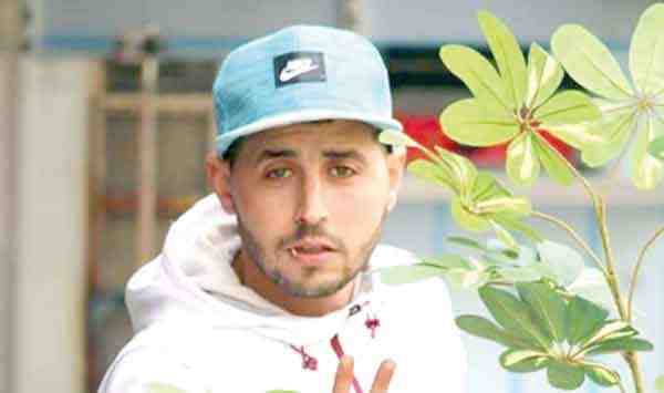 خشبة المسرح تنسيني مشقة الصيام