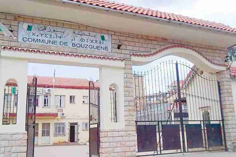 تدشين نصب تذكاري، تكريمات وختان 15 طفلا