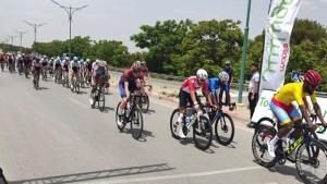 الجزائريون في مهمة استرجاع القميص الأصفر