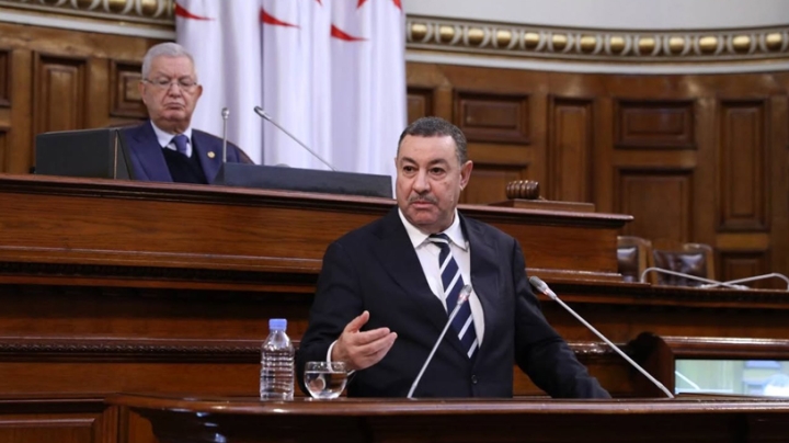 لا تراجع عن صرف منحة السفر