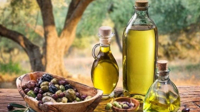 تتويج زيت زيتون "جلفاوي" في مسابقة دولية بدبي