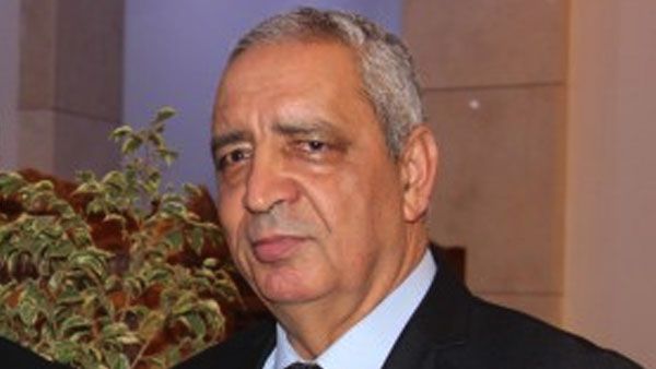 لا أجزم بانتهاء الموسم الكروي، لكن استكماله صعب