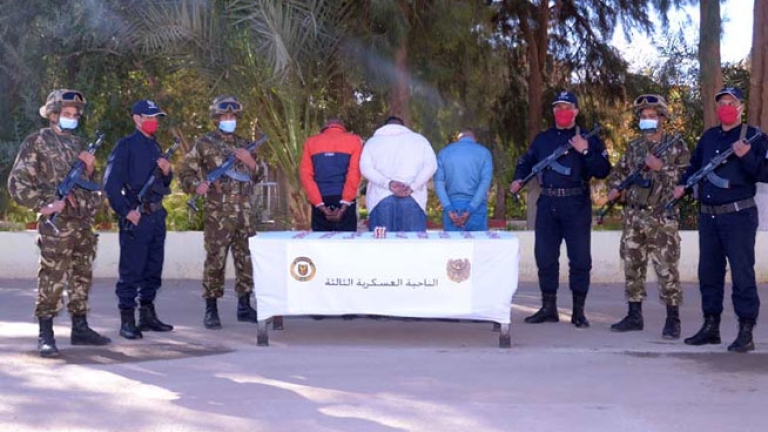 إحباط محاولات إدخال 14 قنطارا من الكيف المعالج عبر الحدود مع المغرب