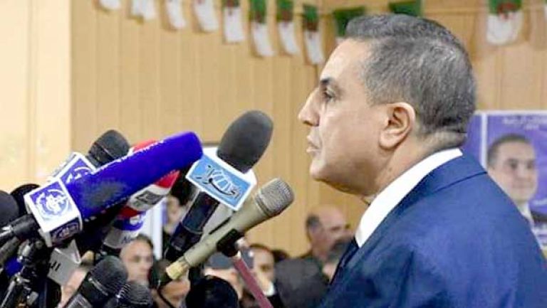 أطراف خارجية وداخلية تحاول عرقلة مسيرة الشعب