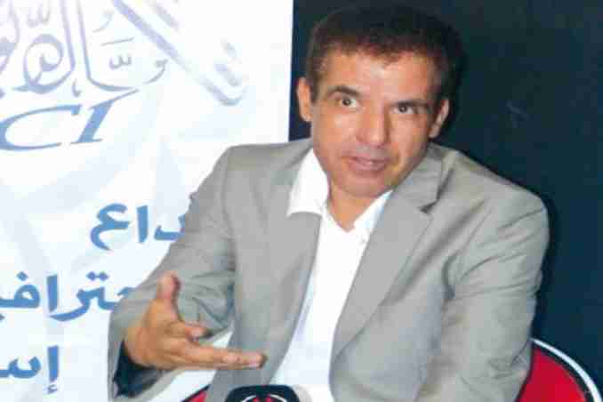 أحضر لإصدار 3 أغان جديدة من كلماتي وتلحيني