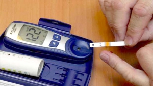 وزارة الصحة:  شرائط قياس نسبة السكر في الدم متوفرة