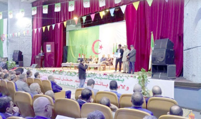 توزيع مفاتيح 853 سكنا
