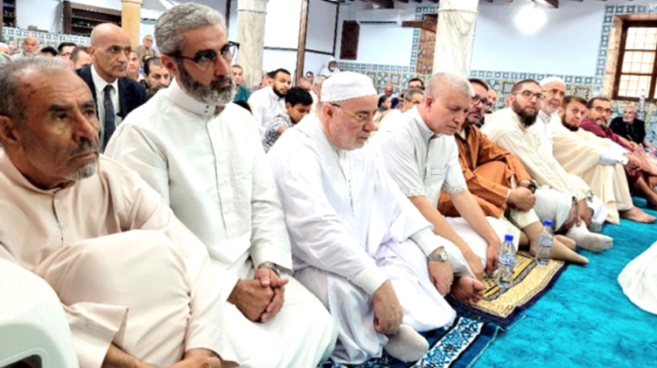 أول صلاة جمعة بجامع سفير التاريخي في القصبة