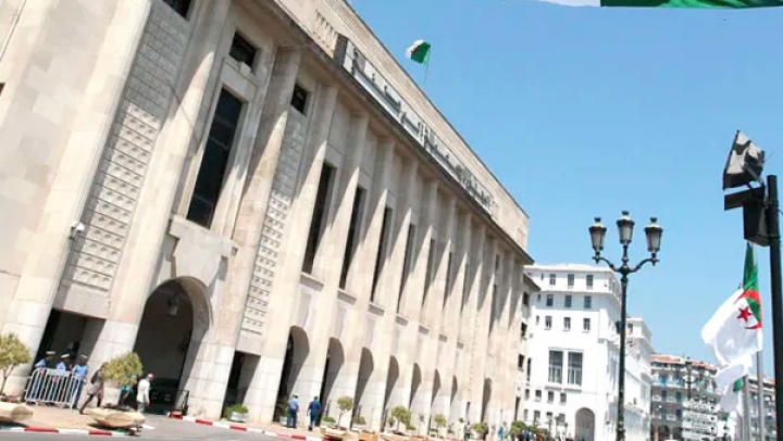 دعم دور الجزائر في تحقيق التكامل الإفريقي