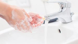 النساء أكثر حرصا على غسل أيديهن