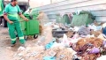 رفع ألفي طن من النفايات