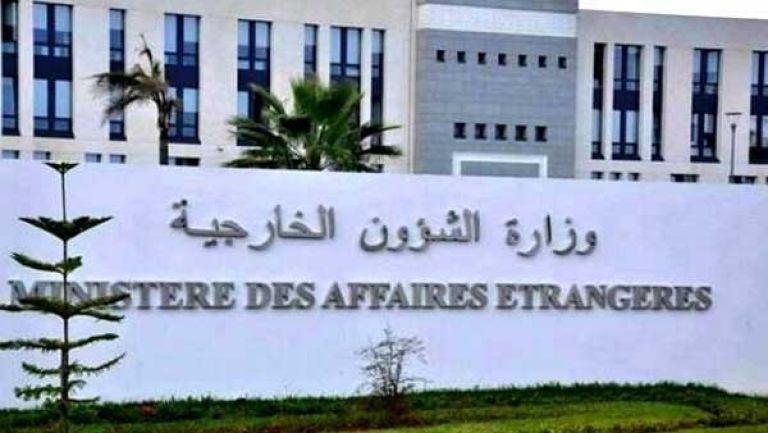 إصابة جزائريين بجروح طفيفة.. وتضرّر أملاك آخرين ومقر السفارة