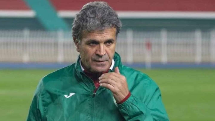 تونسيان لمساعدة المدرب خالد بن يحيى