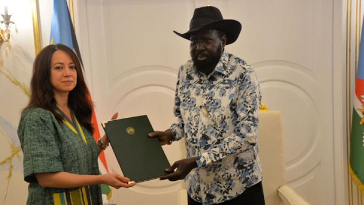 منصوري تسلّم رسالة الرئيس تبون لرئيس جنوب السودان