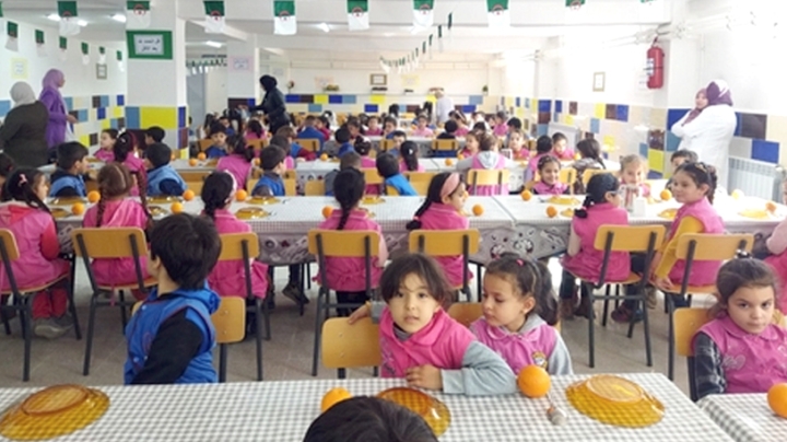 مطاعم وملاعب ووحدات للكشف الصحي بوهران