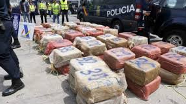 تفكيك شبكة لتهريب المخدرات انطلاقا من المغرب
