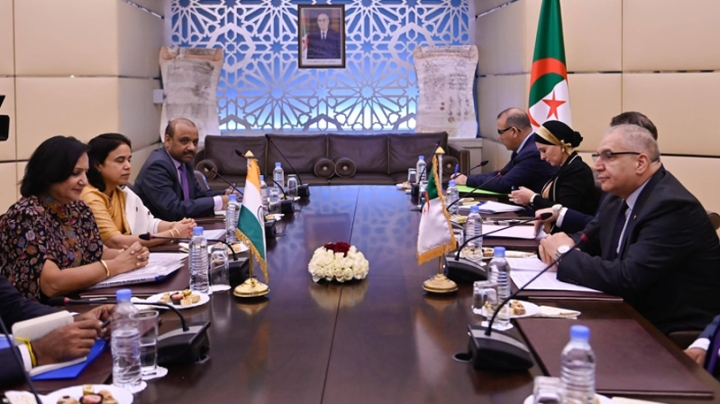 ترقية علاقة الشراكة الاستراتيجية إلى أعلى المراتب