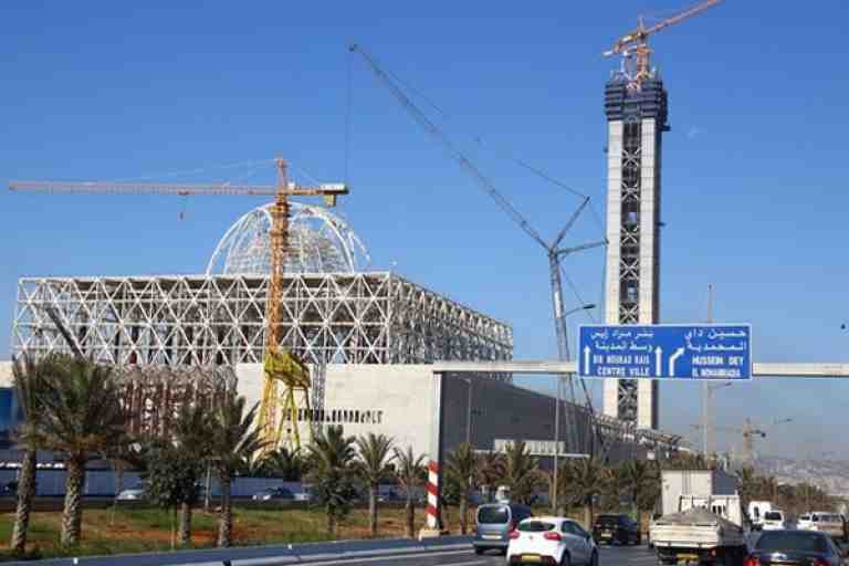 شرفة يشدد على احترام الآجال ونوعية الأشغال