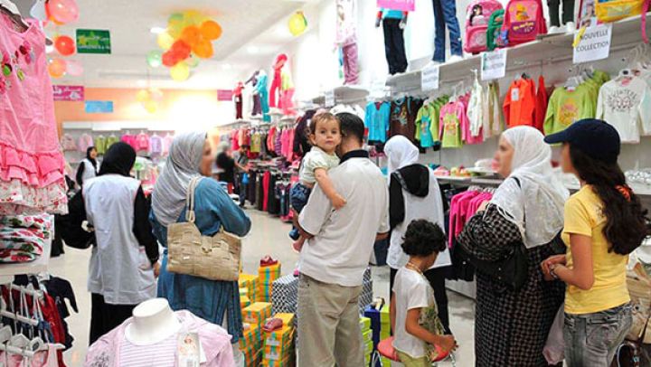 ملابس العيد.. بين بهجة الموديلات ولهيب الأسعار