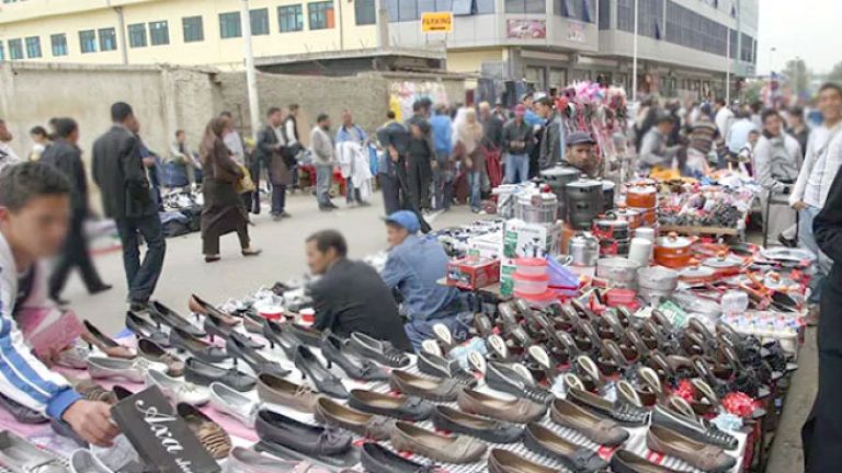 بلدية باش جراح تطهر الشوارع من الباعة الفوضويين