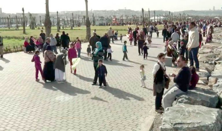 منتزهات العاصمة تغص بالزوار ليل نهار