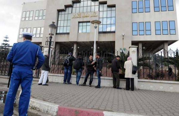 على الصحفي الالتزام بالدقة في نشر الوقائع خلال المحاكمات �