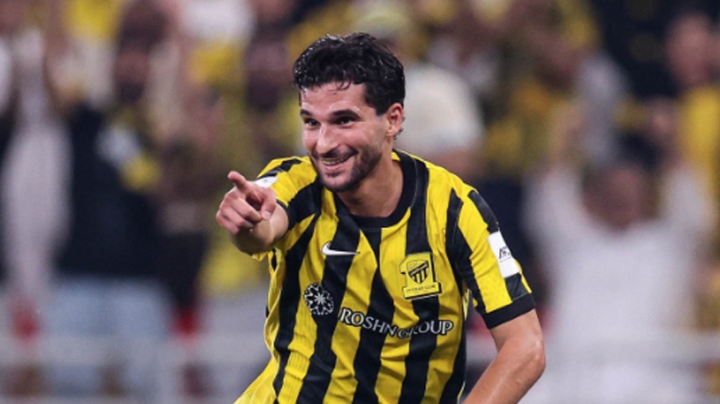 حسام عوار يريد العودة إلى حسابات المنتخب الوطني