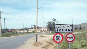 السكان يطالبون بضروريات الحياة