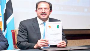 التوقيع على اتفاقية بين "الأكنوا" والاتحاد الإفريقي و"الإيكزا"