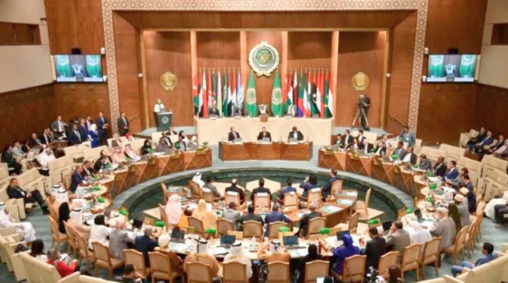 رئيس البرلمان العربي يهنّئ رئيس مجلس الأمة الجديد