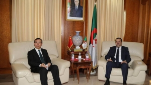 وزير الطاقة والمناجم، محمد عرقاب-سفير الصين لدى الجزائر السيد لي ليان خه