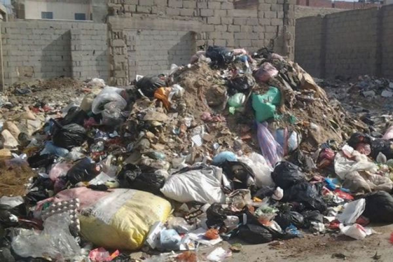 الوالي يُمهل مصالح البلدية شهرا لرفع القمامة