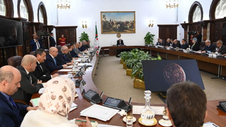 الرئيس تبون يأمر بتكفل فوري بالطلبة الفلسطينيين