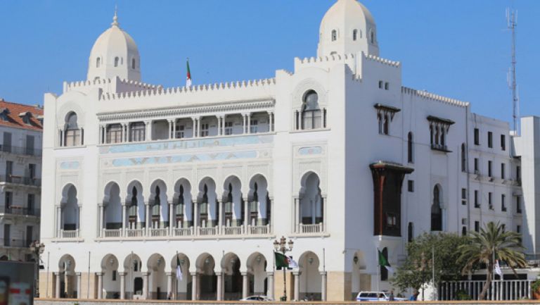 إلغاء رخص التنقل السابقة واستبدالها بنموذج جديد