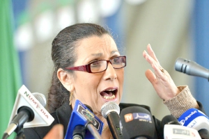 حنون تدعو للدفاع عن المكاسب في كل المجالات