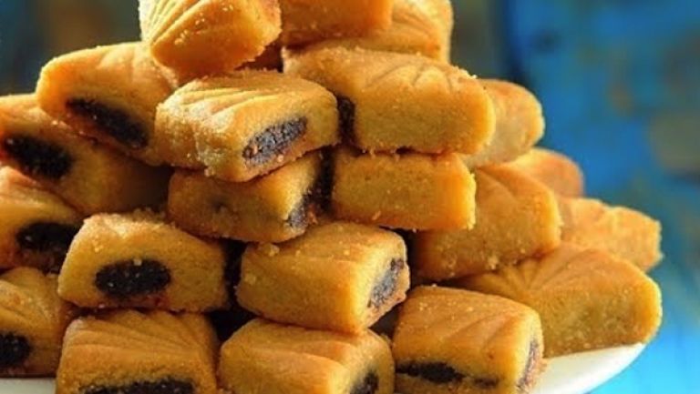القسنطينيات يحضرن "المقروض" وينظفن المنازل