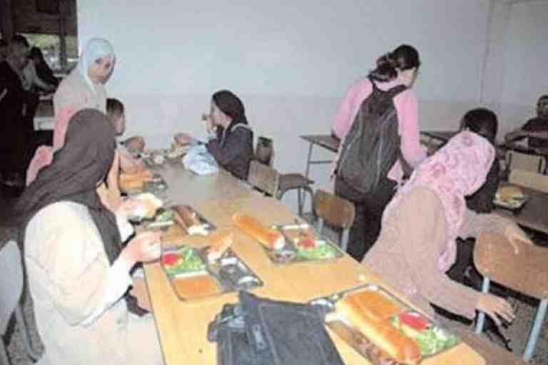 دورة تكوينية لـ100 إطار  في مراقبة نوعية الوجبات