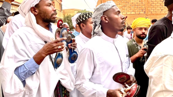 البيض تحل ضيفة على عنابة