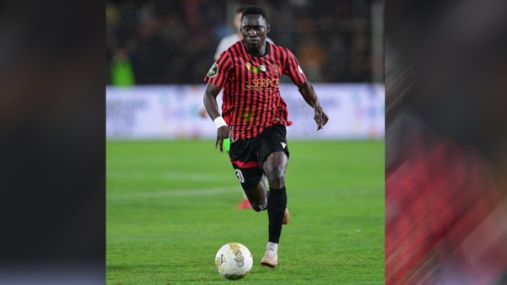 الأهلي المصري يراقب لاعب اتحاد الجزائر تاندانغ
