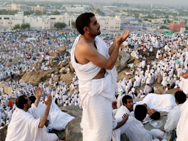 عيسى يثمّن التنسيق الجيد بين أعضاء البعثة الوطنية للحج