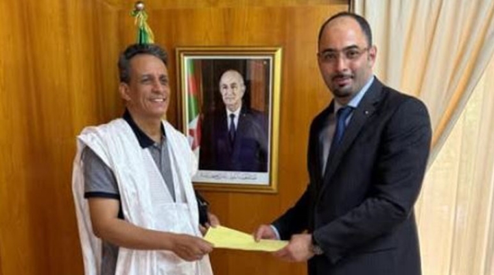 الجزائر تستلم درع &quot;عاصمة الثقافة الحسانية 2025