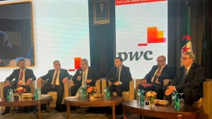 وزير الصناعة والانتاج الصيدلاني، علي عون