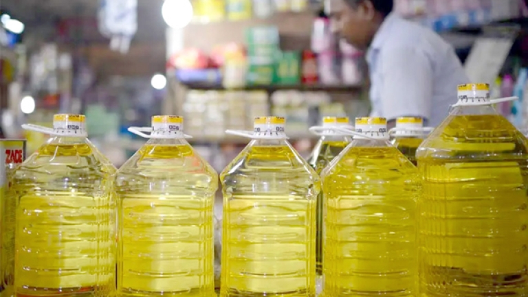 ندرة الزيت سببها الإشاعة والإفراط في التخزين