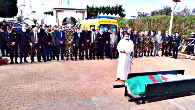 المساء – جثمان المجاهد عبد الغني عقبي يوارى الثرى بمقبرة وهران المساء – جثمان المجاهد عبد الغني عقبي يوارى الثرى بمقبرة وهران