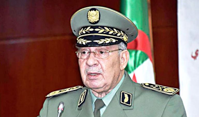 قايد صالح في زيارة للناحية العسكرية الرابعة