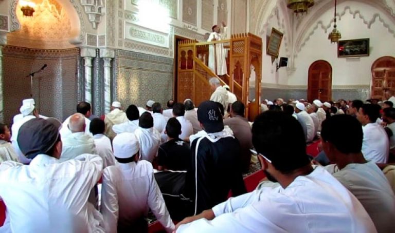 لجان متخصصة تناقش مطالب نقابات الأئمة