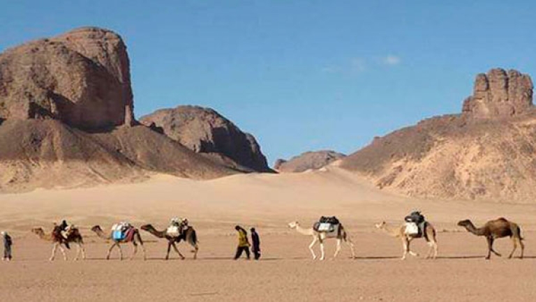 متعاملون فرنسيون في رحلة إستكشافية إلى الأهقار